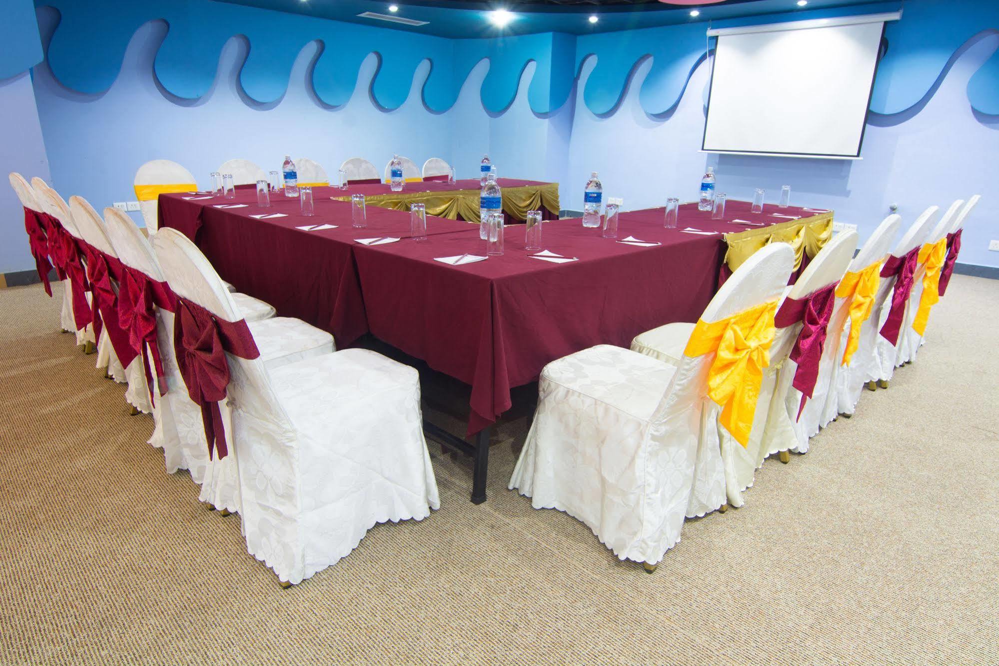 The Amadablam Hotel Kathmandu Exterior photo
