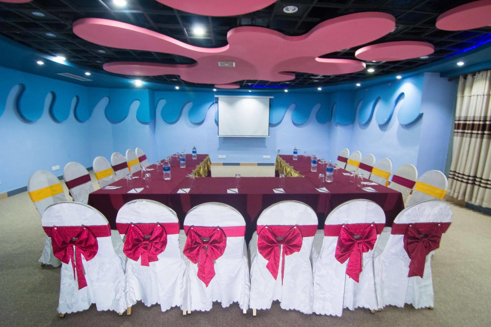 The Amadablam Hotel Kathmandu Exterior photo