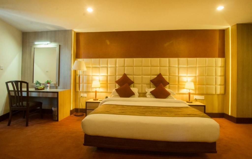 The Amadablam Hotel Kathmandu Exterior photo
